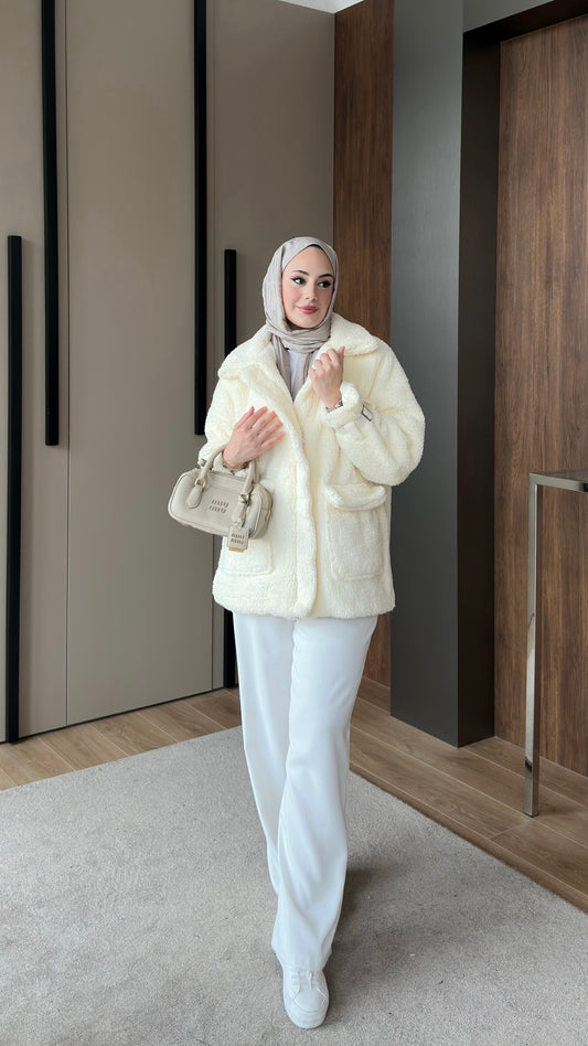 Kolları Kemer Detaylı Peluş Ceket Krem