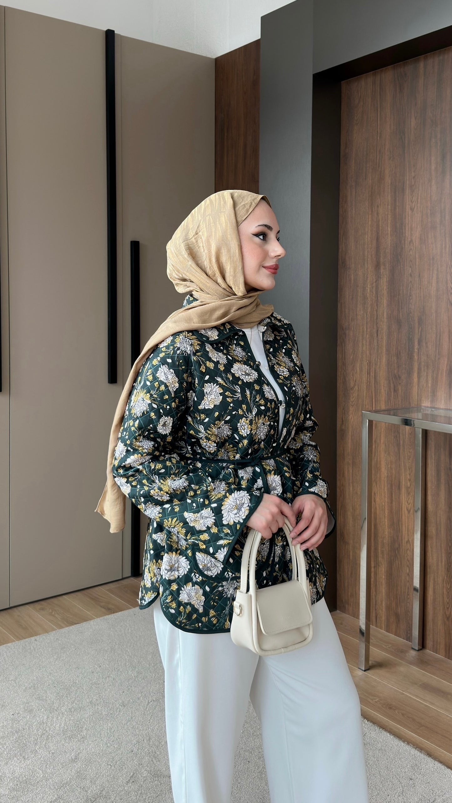 Etnik Desenli Kapitone Ceket Haki