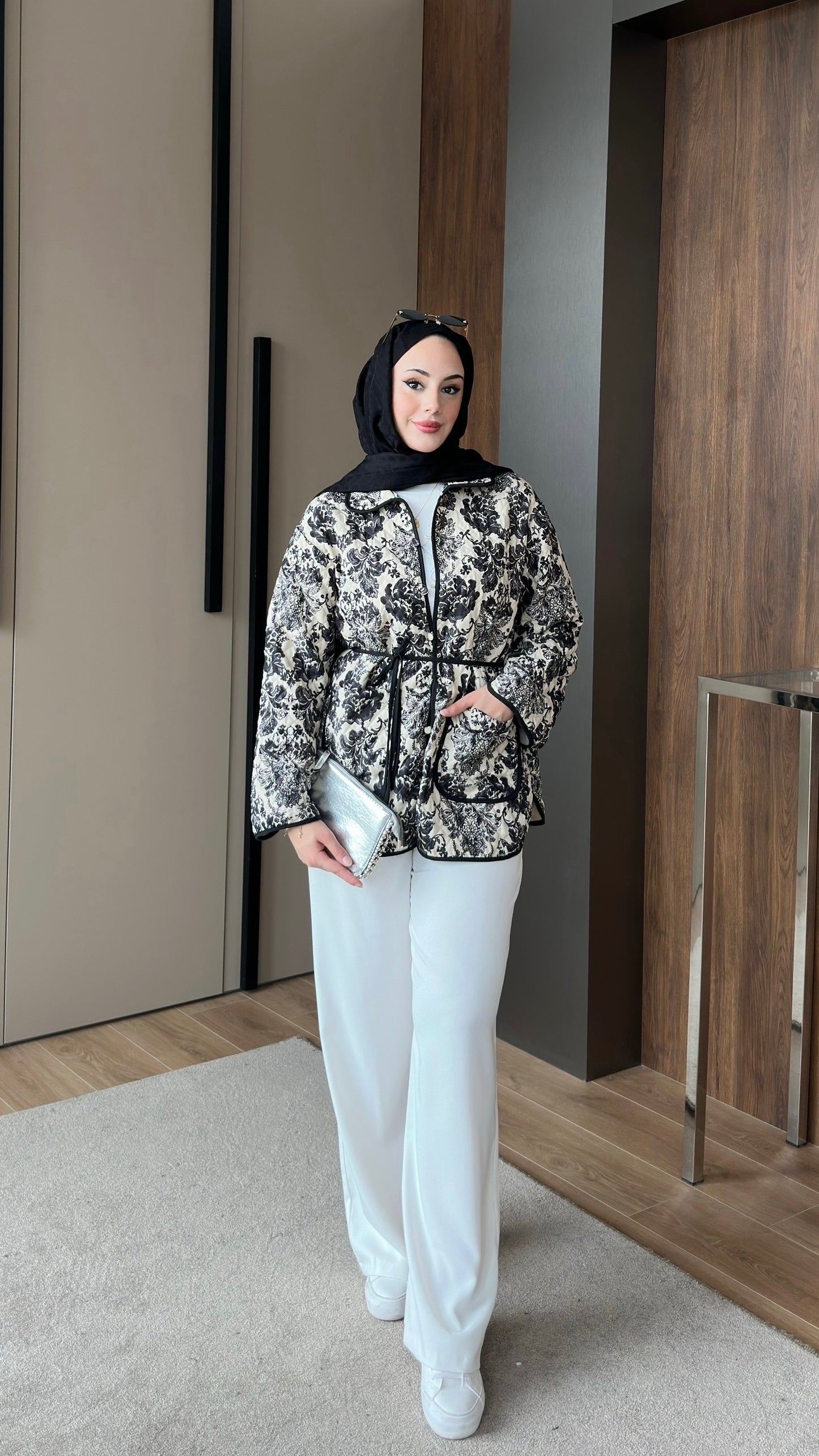 Etnik Desenli Kapitone Ceket Siyah