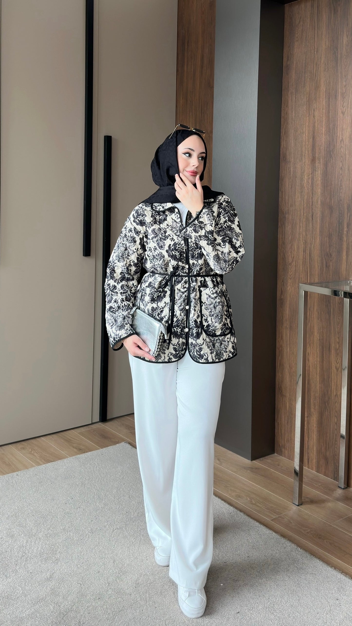 Etnik Desenli Kapitone Ceket Siyah