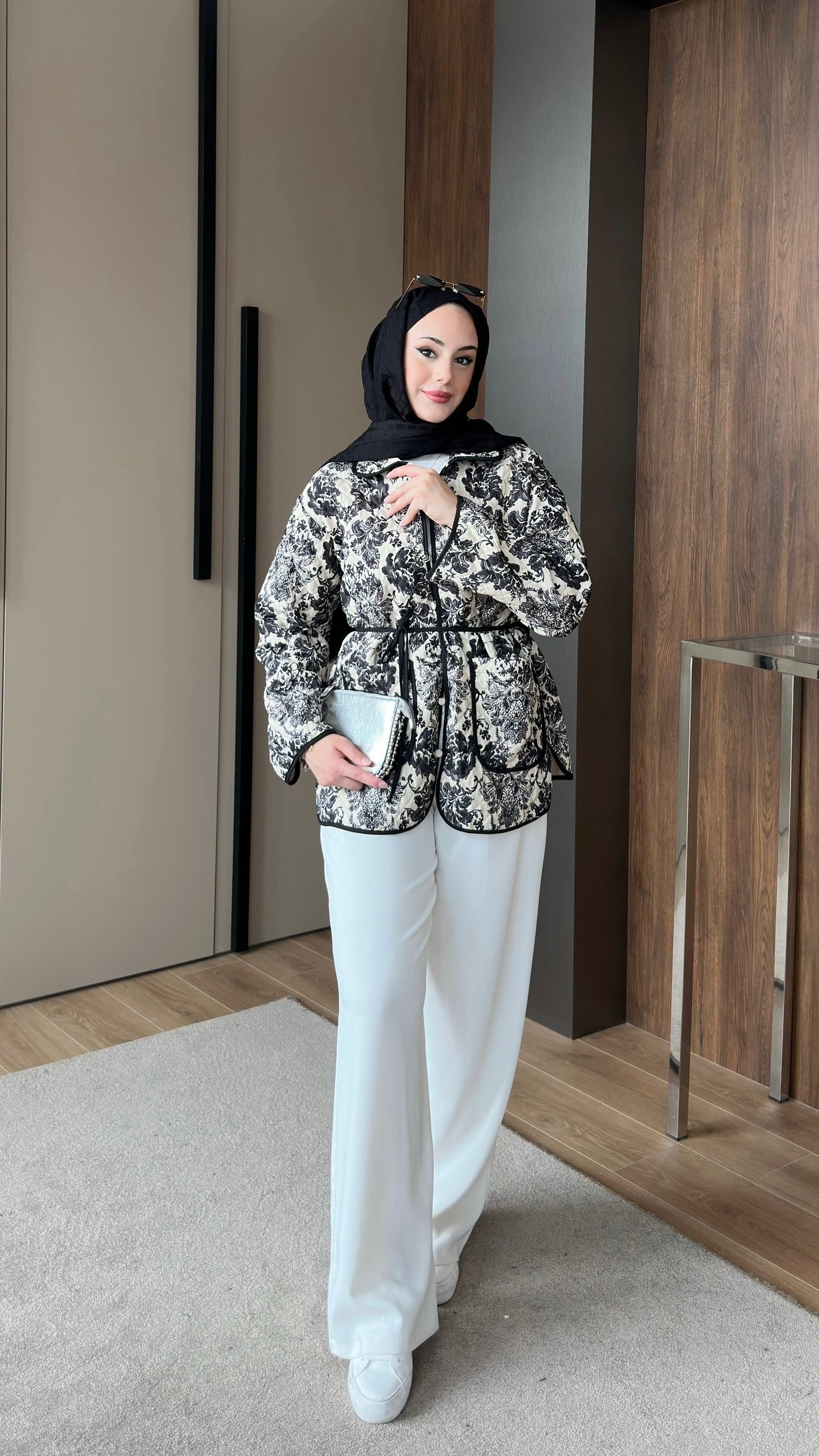 Etnik Desenli Kapitone Ceket Siyah