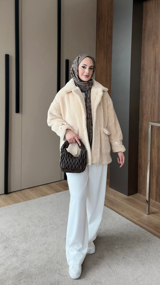 Kolları Kemer Detaylı Peluş Ceket Bej